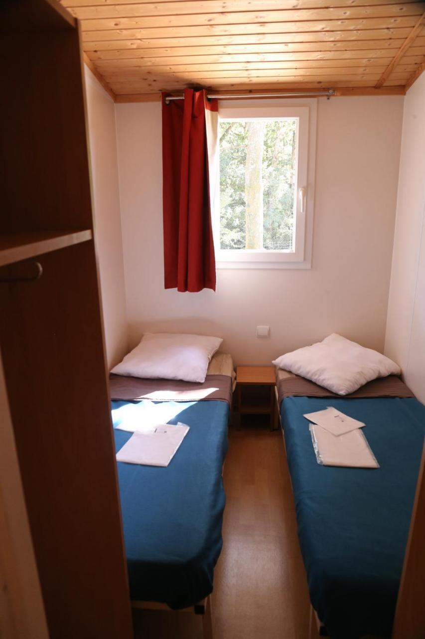 Camping Le Ruisseau Saint-André-de-Seignaux Zewnętrze zdjęcie